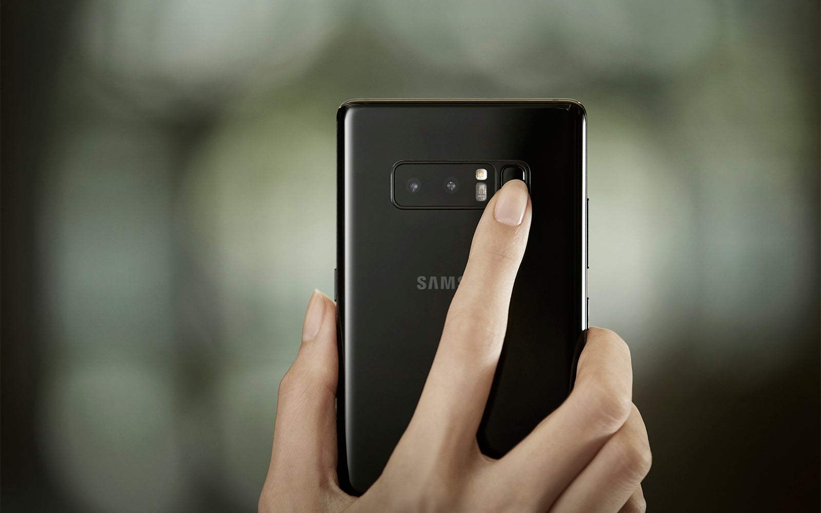 The Samsung Galaxy Note 8 is now official: Productivity overwhelming!