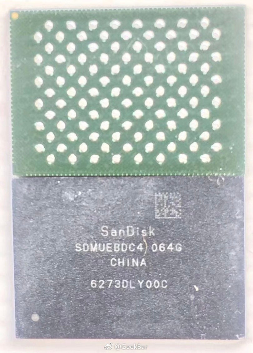 This 64GB Flash memory chip allegedly made for iPhone 8 is produced by SanDisk - Kuo: Apple iPhone 8, iPhone 7s Plus will have 3GB of RAM; only 2GB of RAM will be found on iPhone 7s