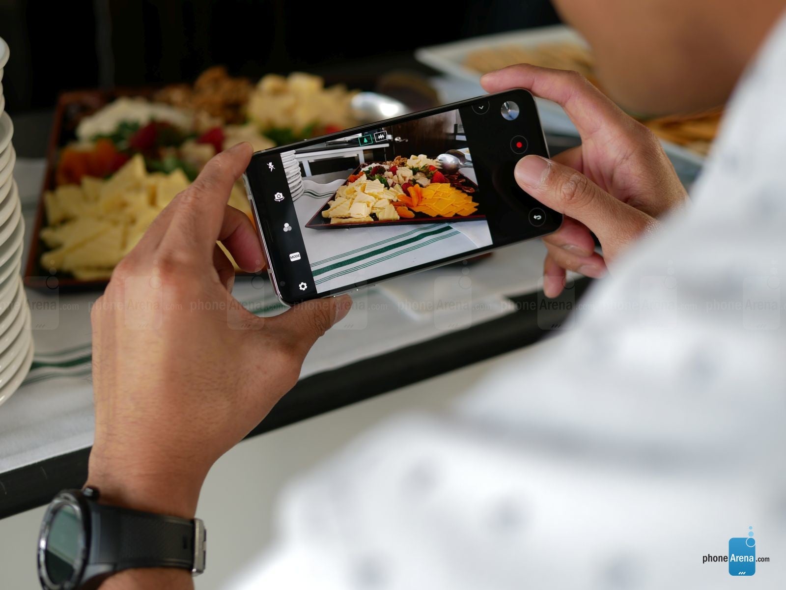 LG V30 hands-on: finally, a true Galaxy S8+ rival!