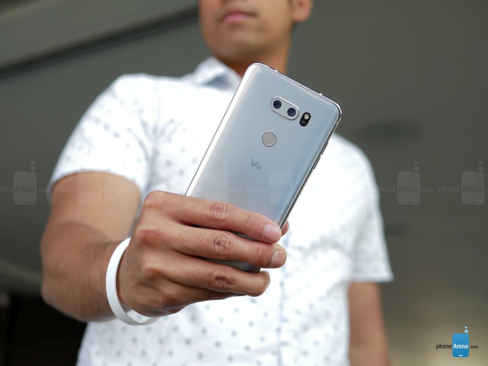 LG V30 hands-on: finally, a true Galaxy S8+ rival!