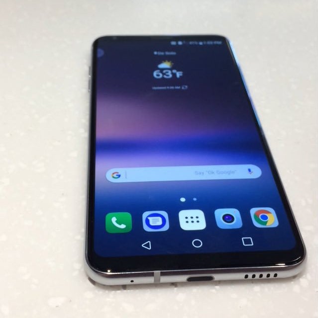 LG V30 gets pictured up close and personal, shows off sleek curved design