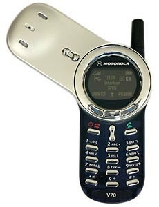 PhoneArena&#039;s Retro-Rewind: Motorola v70