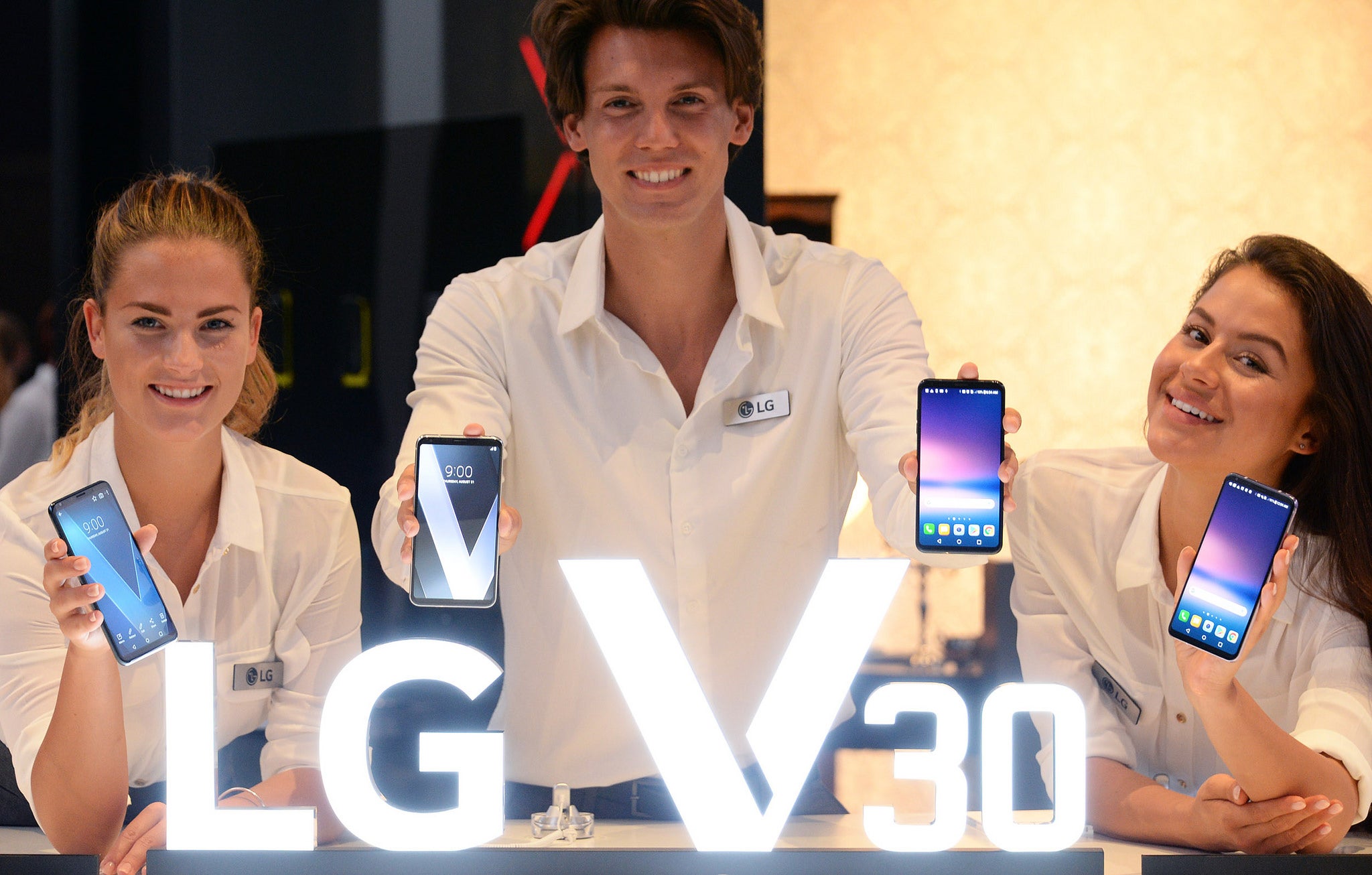 Want to win an LG V30 phone? LG is giving 3 of them away (US only)