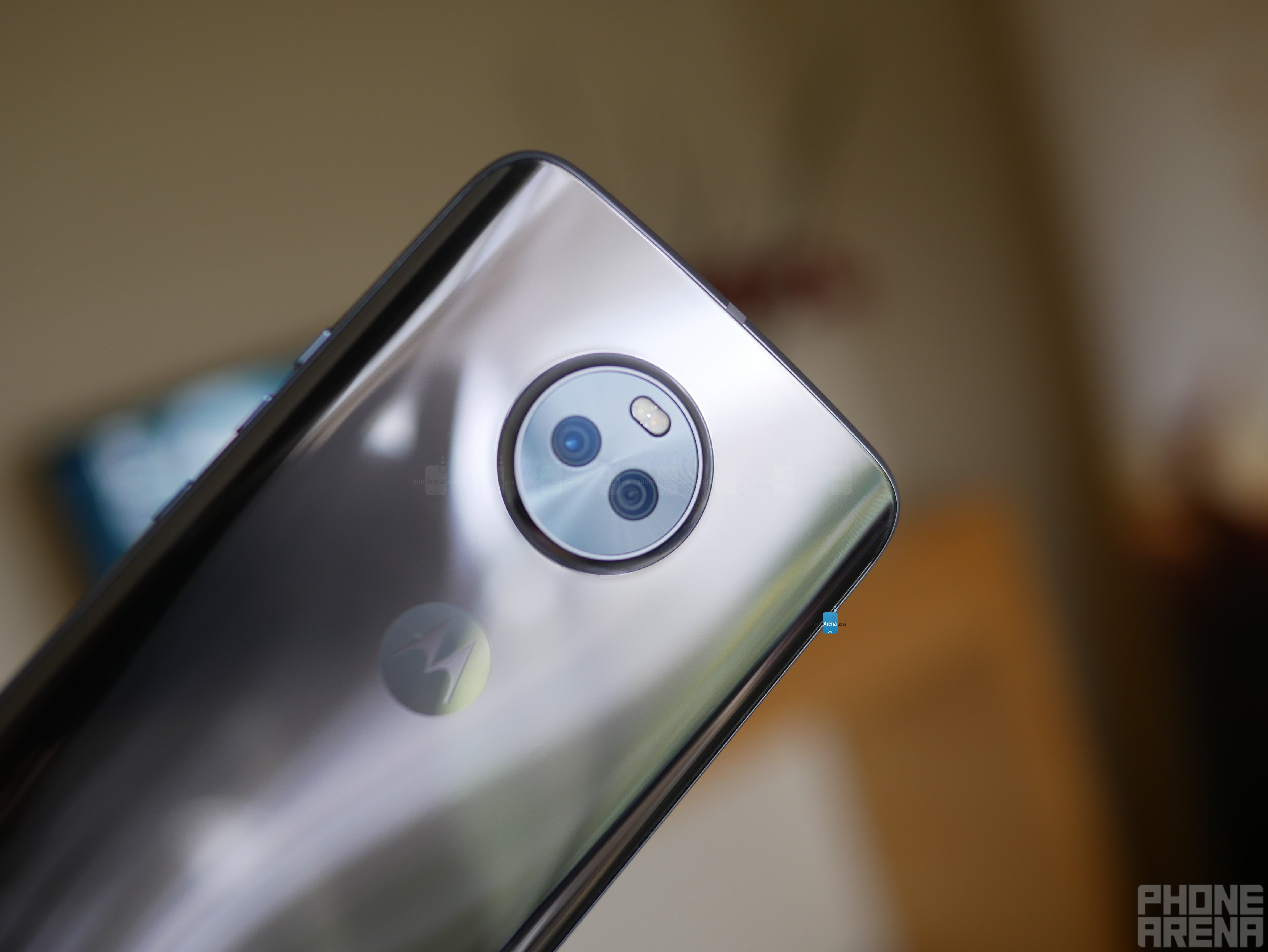 Moto X4 hands-on: upper mid-range beauty with Snapdragon 630