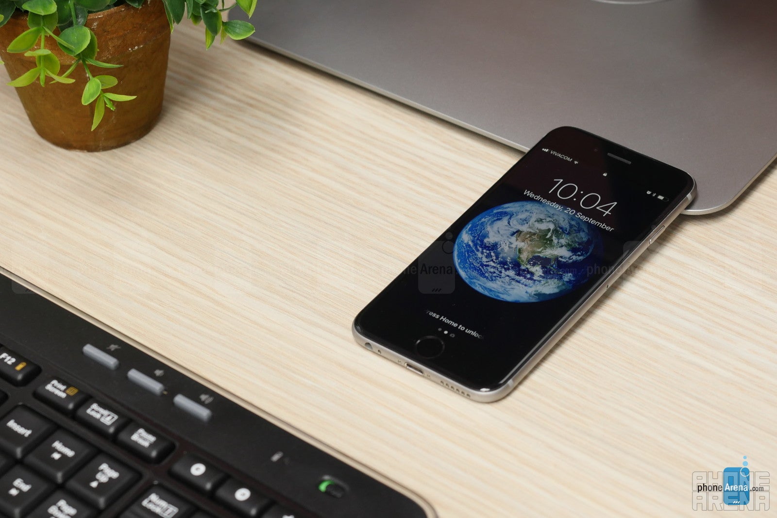 iOS 11 brings back legendary wallpapers from original iPhone home and lockscreen
