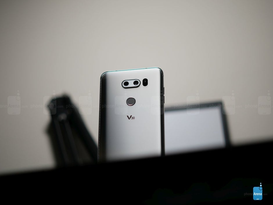 How to achieve that cinema style look with the LG V30