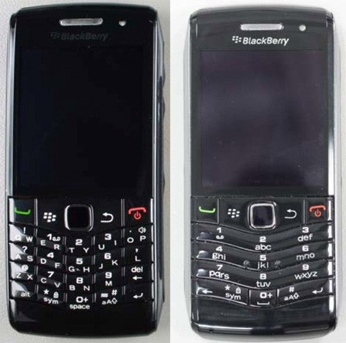 Both versions of the BlackBerry Pearl 3G are seen over at the FCC