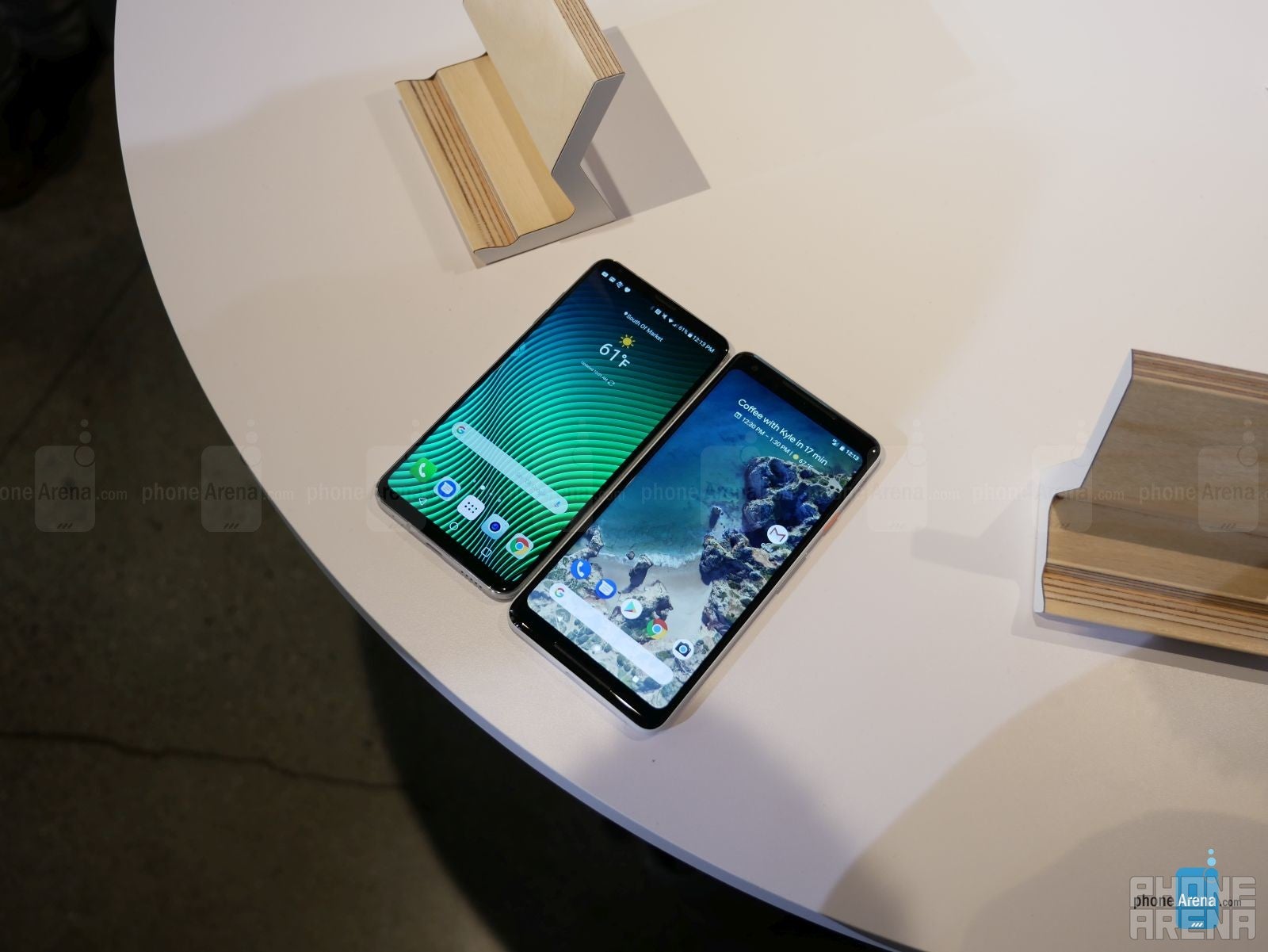 Google Pixel 2 XL vs LG V30: first look