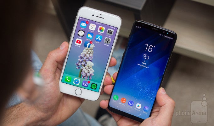With the iPhone 8, Apple surrenders design leadership to Samsung