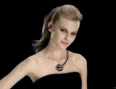 Novero&#039;s Bluetooth headset could make for a fashionable necklace as well