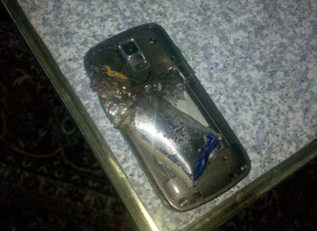 Owner witnesses his Samsung Rogue explode in front of his eyes