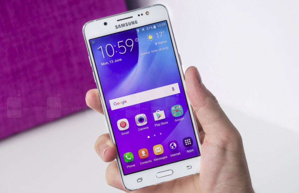 Android 7.1.1 Nougat rolling out to Samsung Galaxy J5 (2016)