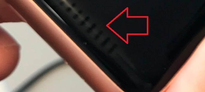 Edge stripes are appearing on some non-cellular versions of the Apple Watch series 3 - Internal Apple memo says that &quot;edge stripes&quot; are appearing on some Apple Watch series 3 units