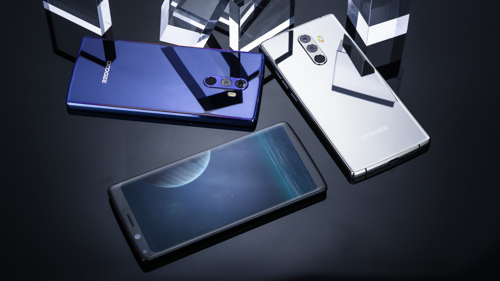 Four cameras, bezel-less display, low price: it's the Doogee Mix 2
