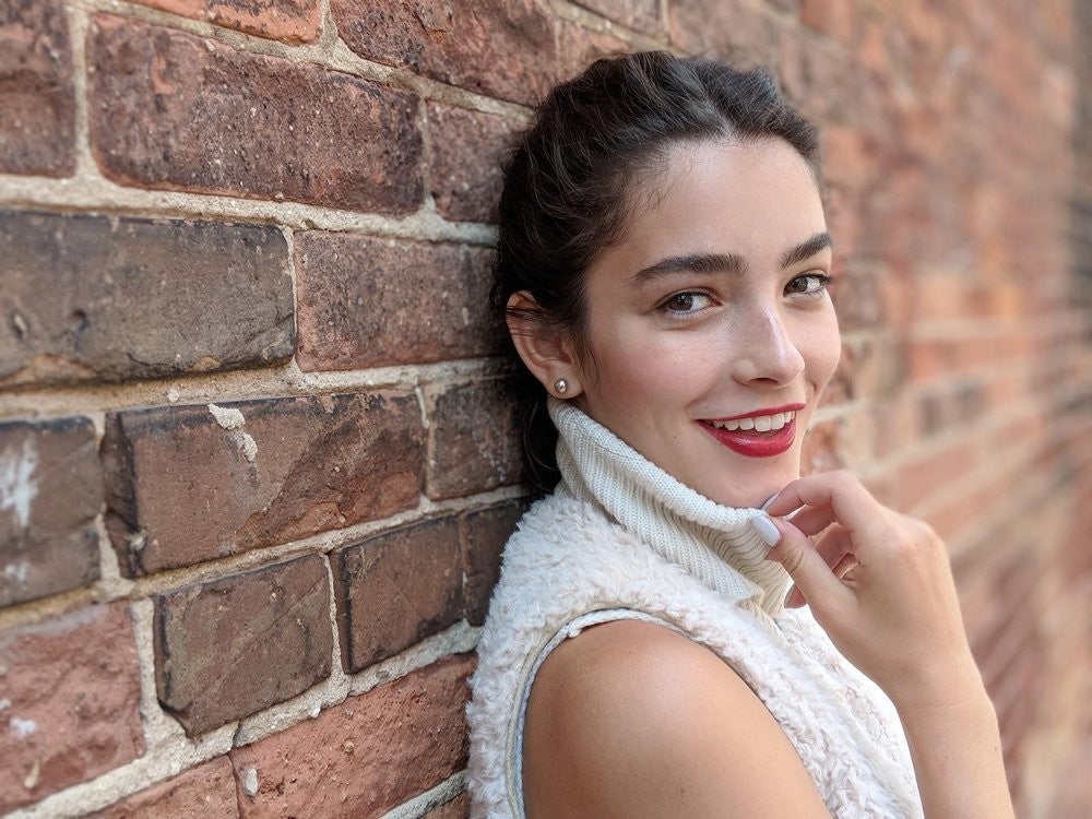 Tap on your subject's face to make sure that it is in focus and that the Pixel 2 will adjust the exposure of the photo by prioritizing the subject - Google shares 10 tips for capturing great portraits on the Pixel 2 and Pixel 2 XL
