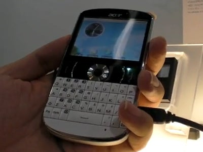 Acer beTouch E130 brings the portrait QWERTY love to Android