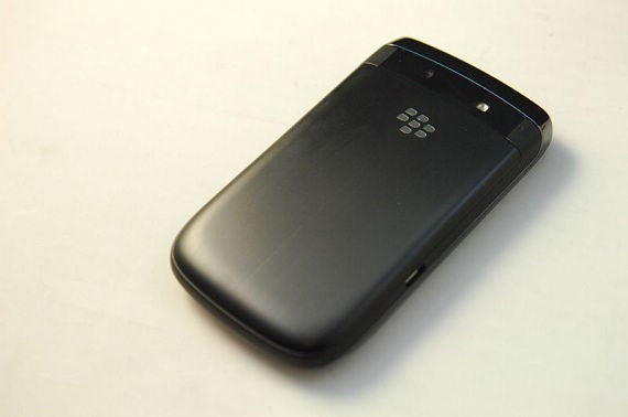 Latest set of photos capture the BlackBerry Bold 9800 Slider in high detail