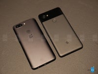 OnePlus-5T-vs-Google-Pixel-2-XL-first-look-4-of-14