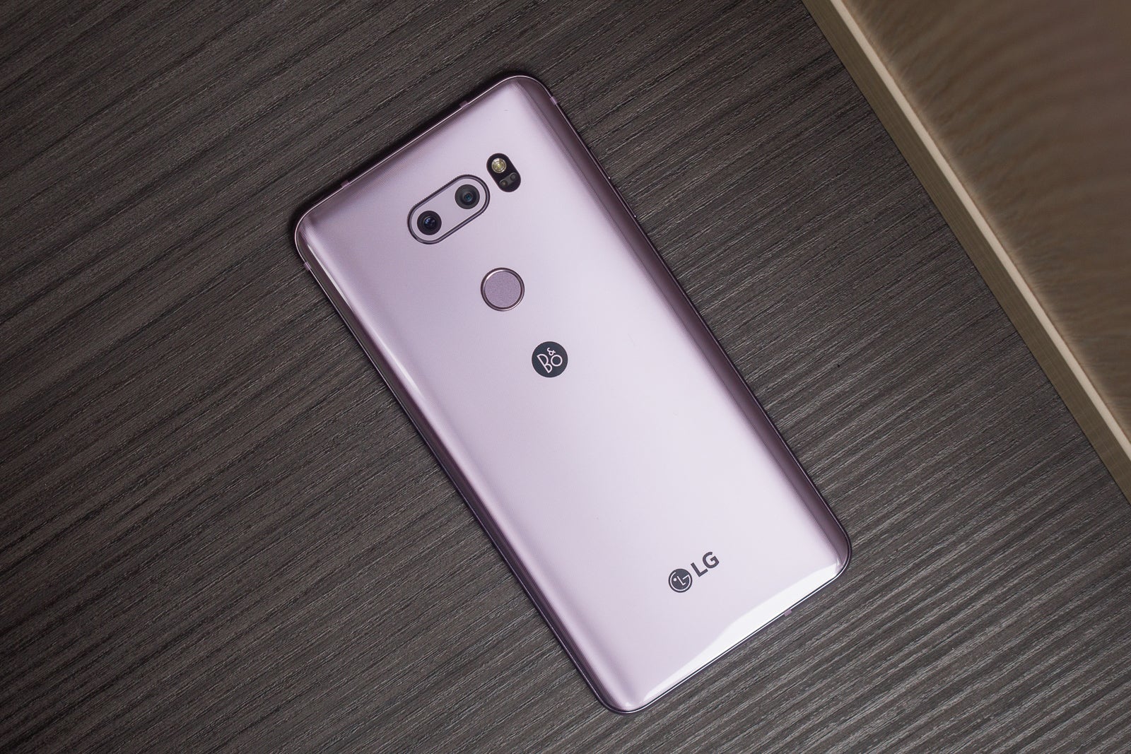 LG rolls out Android Oreo beta for V30 and V30+
