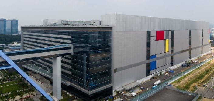 Samsung's new S3 production line located in Hwaseong, Korea - Samsung starts production of SoC chips using second generation 10nm process