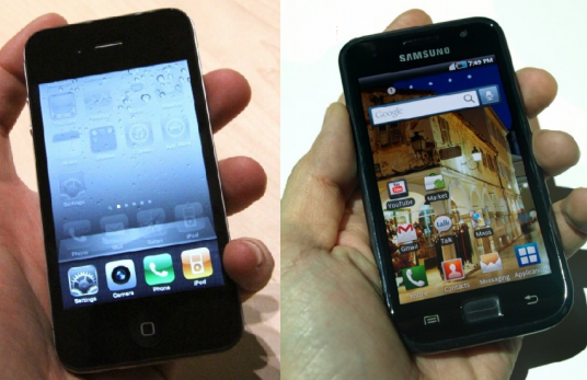 Apple iPhone 4 (L) vs. Samsung Galaxy S (R) - Samsung says its Super AMOLED screen beats Apple's Retina Dislpay