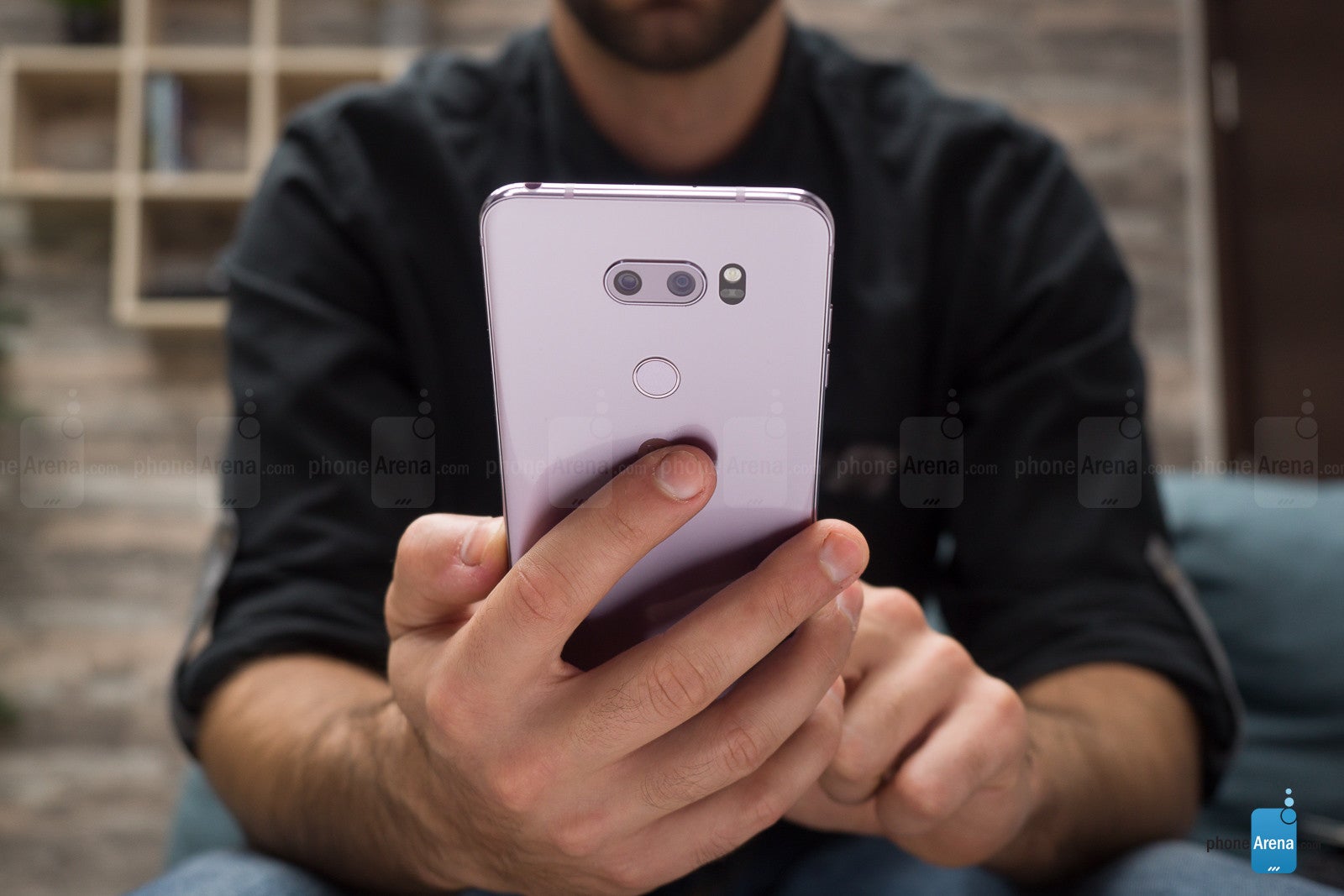Rich with features, the LG V30 proved to be a hit with the critics. - LG's stunning resurgence in 2017