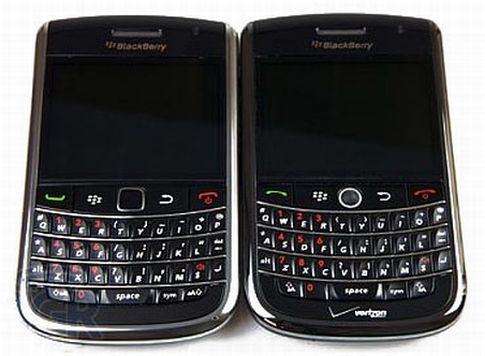 Bold 9650 (L), Tour 9630 (R) - Is Verizon issuing the Bold 9650 as a warranty replacement for the Tour 9630?