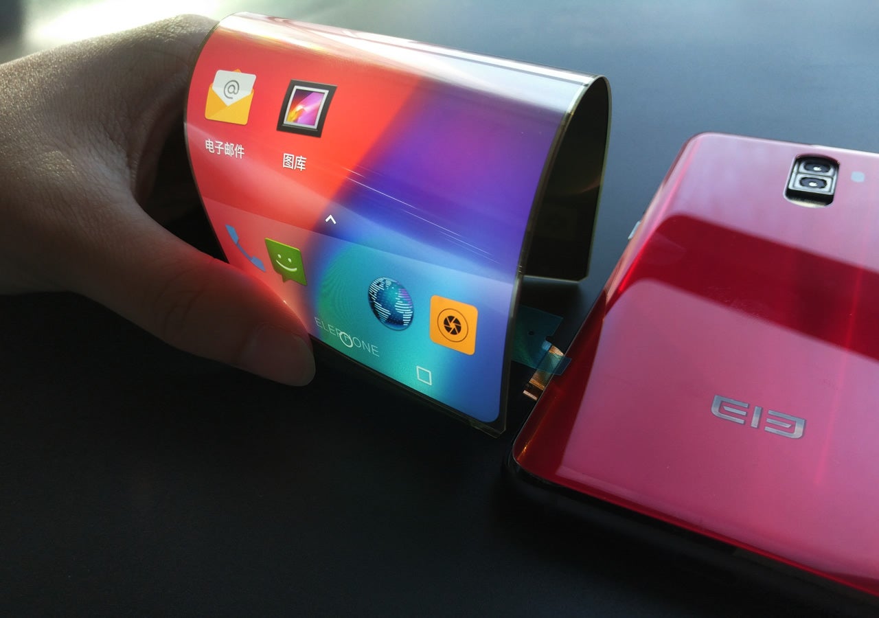 Elephone's plastic AMOLED screen - The Elephone U: dual camera, curved screen, Pro version