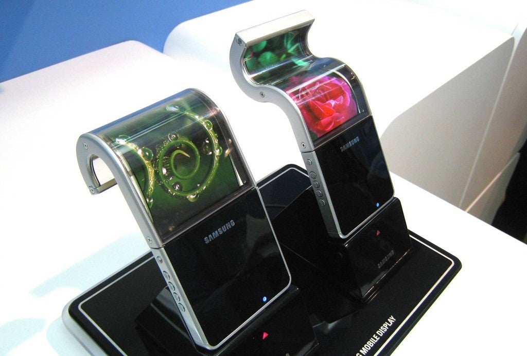 Samsung delays the launch of its foldable smartphone until 2019, the UX is to blame