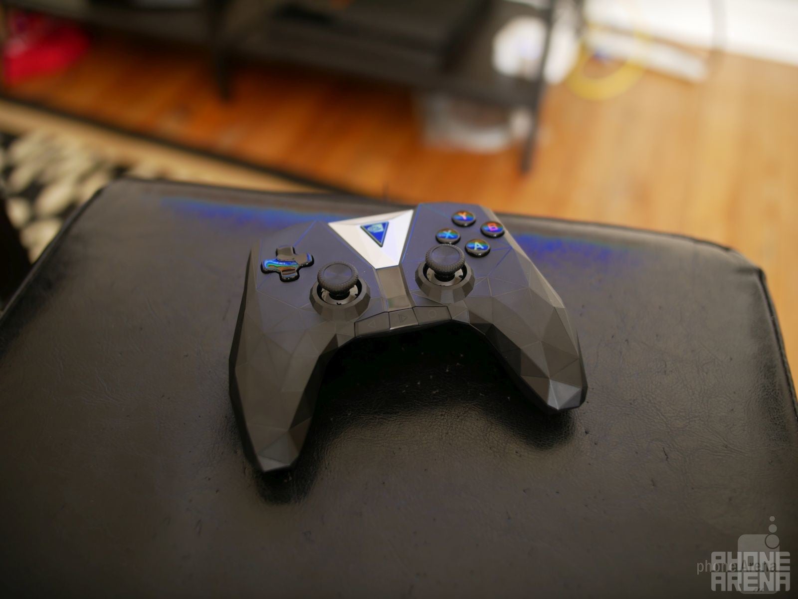How to transform your smartphone into a versatile home console
