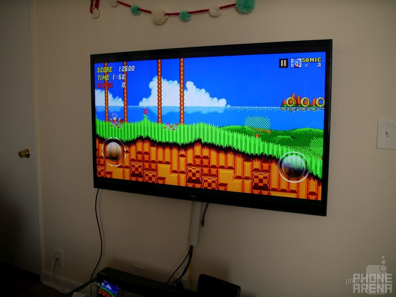 How to transform your smartphone into a versatile home console