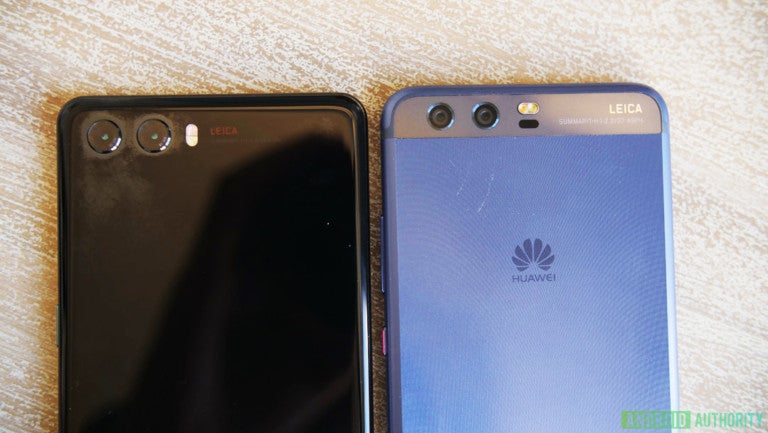 Huawei P20 (left) vs. Huawei P10 (right) - Huawei P20 prototype unit leaks in live pictures, leaves nothing to the imagination