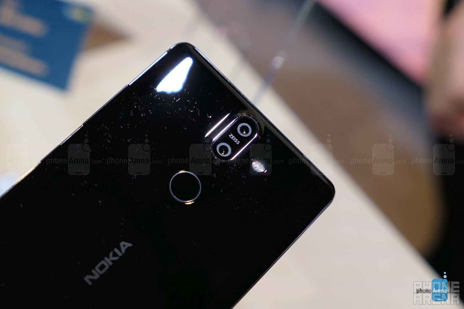 Nokia 8 Sirocco hands-on