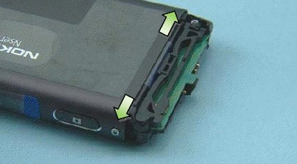 Do-it-yourself guide shows how to replace the Nokia N8&#039;s battery