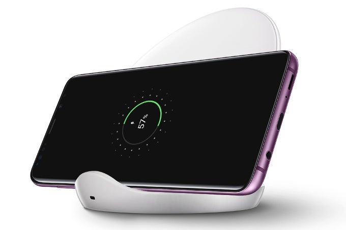 S9 on Samsung&#039;s wireless charging dock - Samsung Galaxy S9 and S9+ battery test results are out
