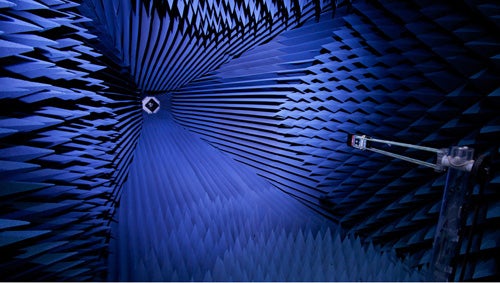 The &quot;beak&quot; with the iPhone 4 being tested - Tour of Apple&#039;s Black Room shows desire to get things right
