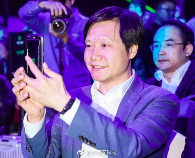 Xiaomi's CEO shows off the Mi Band 3 - Xiaomi Mi Band 3 inadvertently revealed by CEO