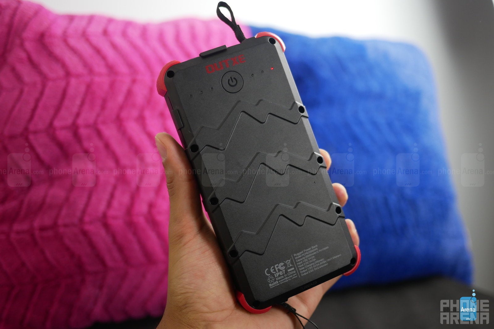 The most well-equipped powerbank? OUTXE Savage Rugged Charger hands-on