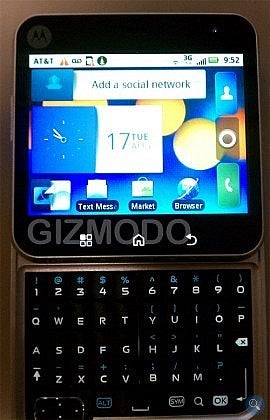 Motorola Flipout gets pictured running on AT&amp;T