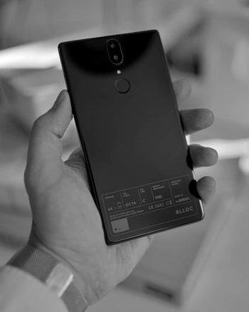 Meet BllocZero18, the simplistic phone that celebrates minimalism