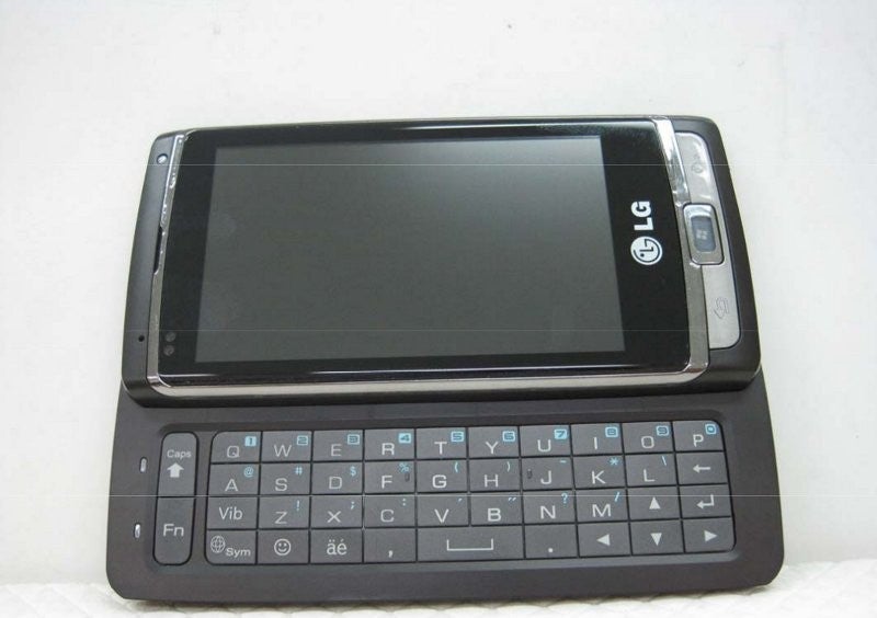 LG GW910 (Panther) WP7 phone clears FCC for AT&T, gets a hands-on preview