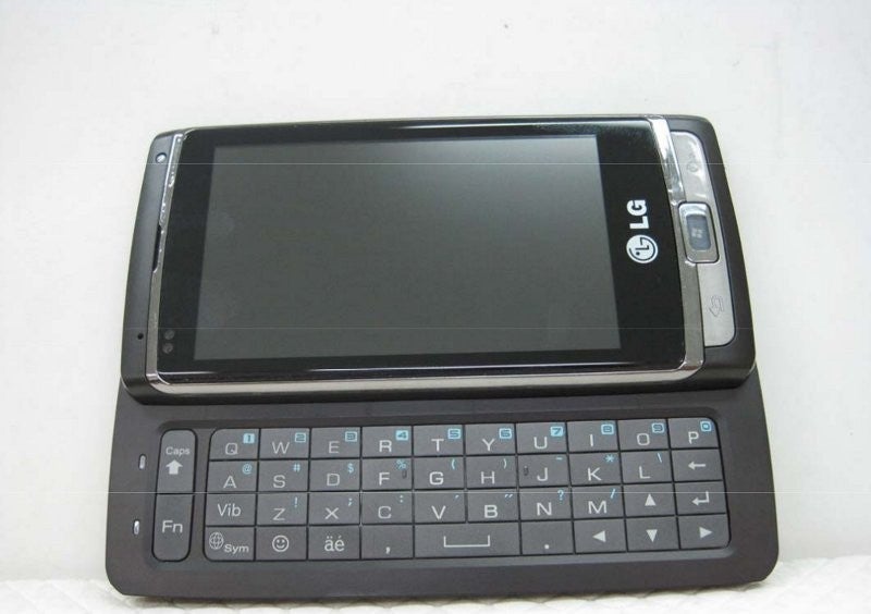 LG GW910 (Panther) WP7 phone clears FCC for AT&amp;T, gets a hands-on preview