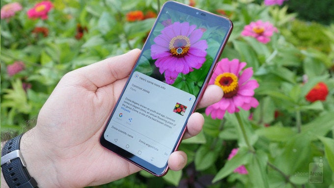 Google Lens in action on the LG G7. Oh, and that Super Bright Display looks pretty good too! - LG G7: the best summer vacation phone