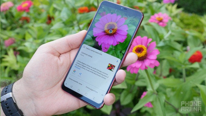 Google Lens in action on the LG G7. Oh, and that Super Bright Display looks pretty good too! - LG G7: the best summer vacation phone