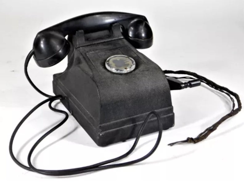 Earliest US phones now on offer in unique Verizon auction