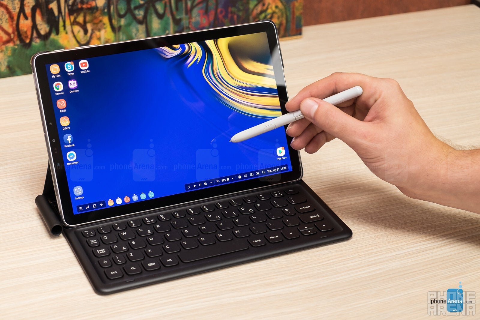 Samsung Galaxy Tab S4 hands-on: thin bezels, quad speakers, and a super-wide screen