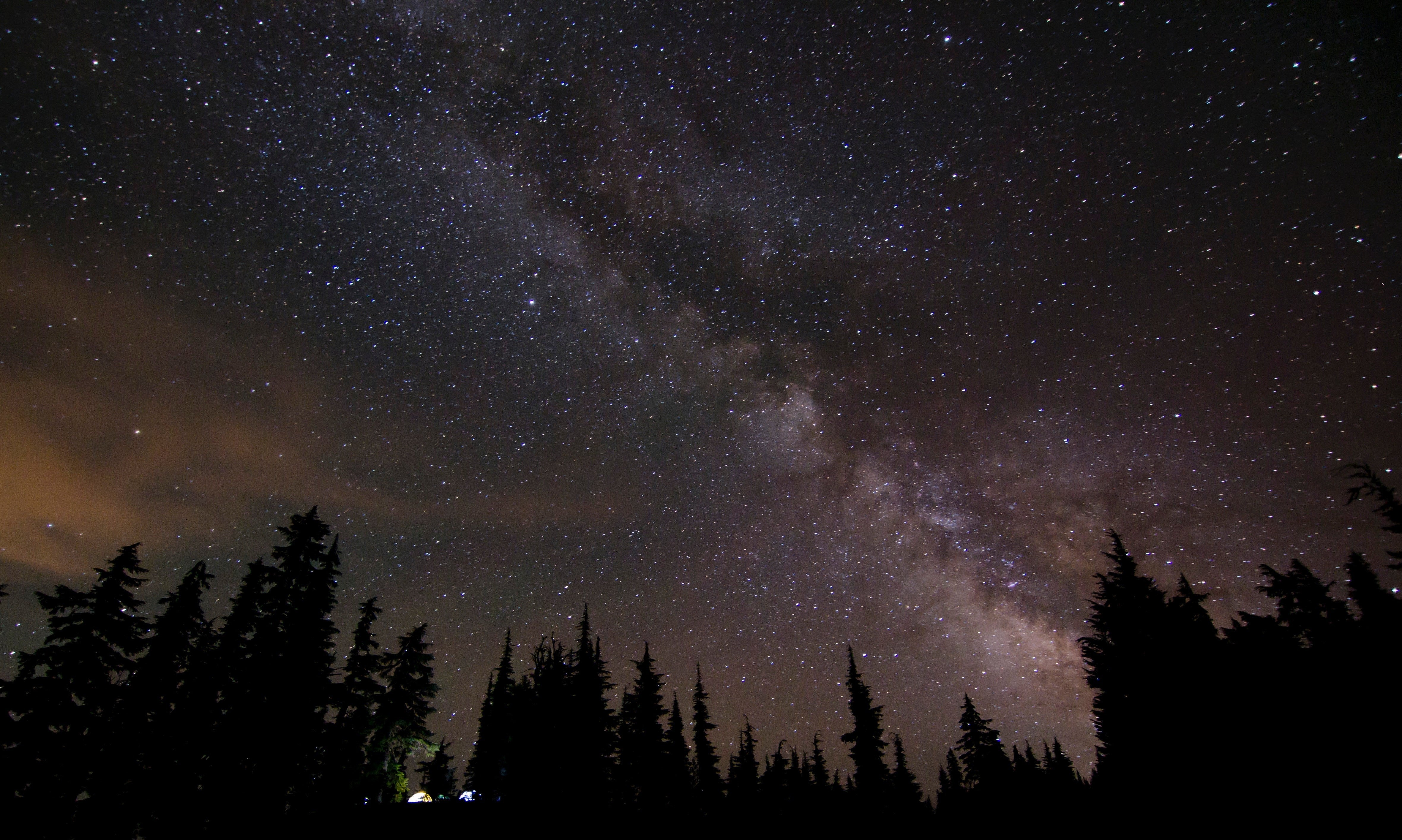 Breathtaking night sky photos will be as easy as point-and-shoot - What will the smartphones of 2040 be like? Here&#039;s our wild guess
