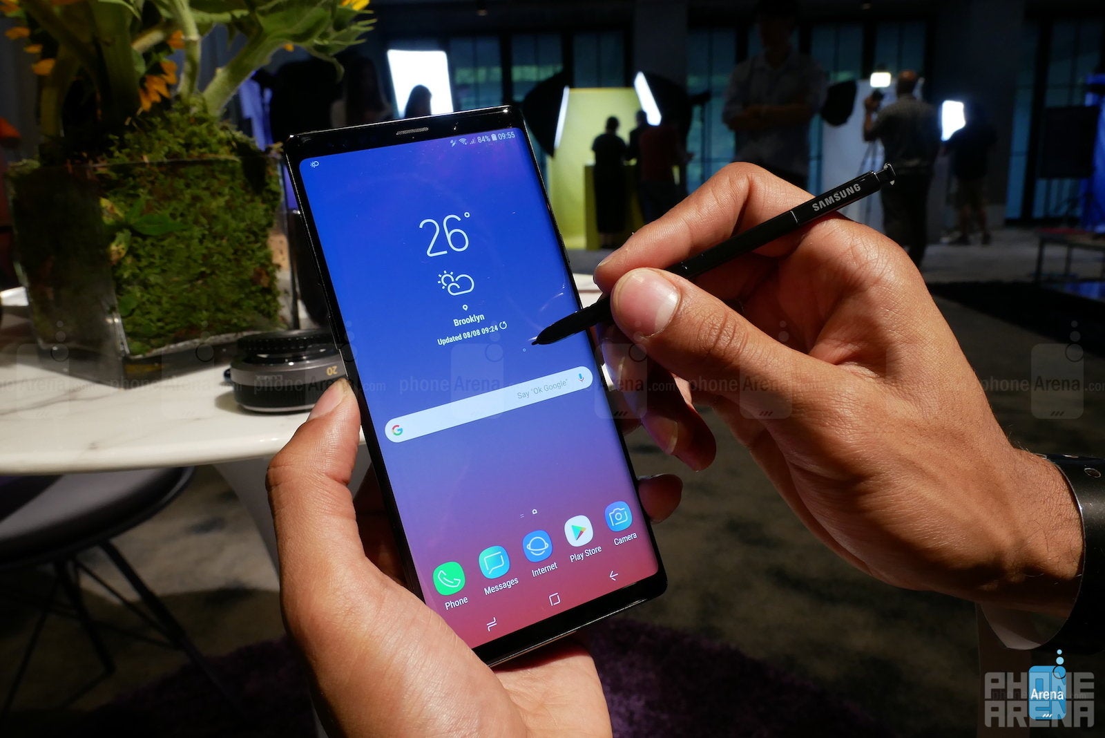 Samsung Galaxy Note 9 vs. LG G7 ThinQ: ThinQ size is everything?