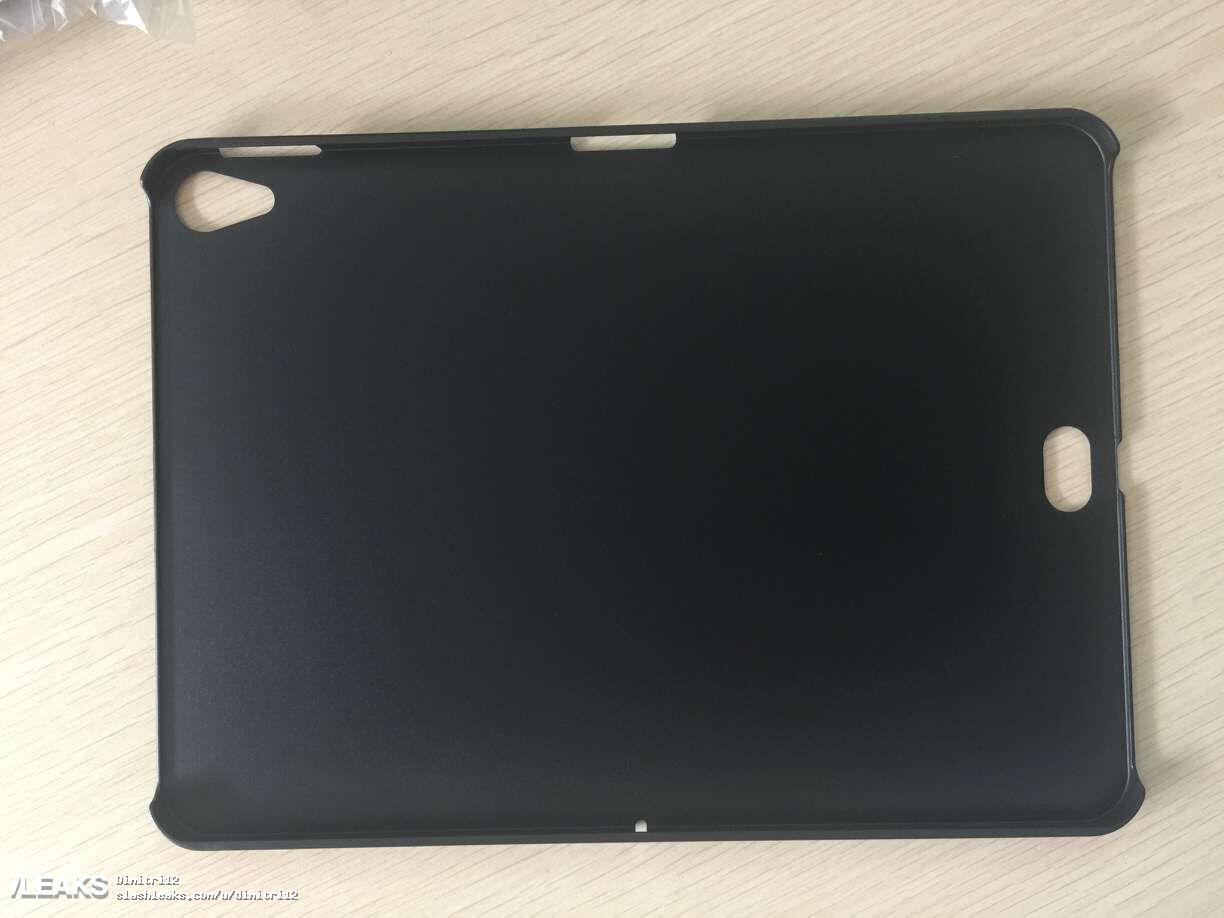 Alleged iPad Pro (2018) case showcases mystery rear design element