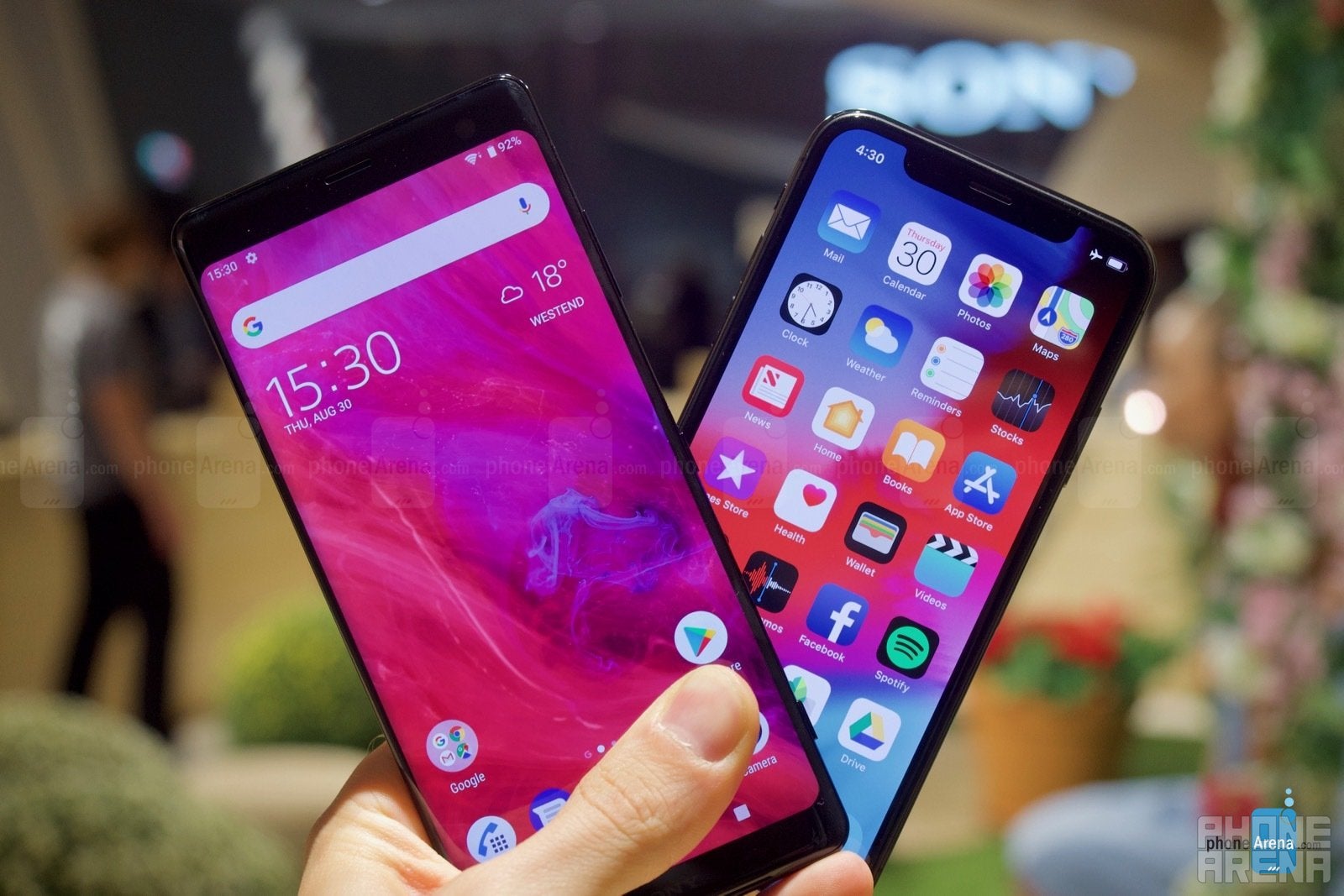 $900 Xperia XZ3 vs $1000 iPhone X: can you afford these babies?